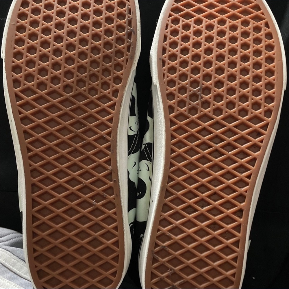 Vans - Picture 2 of 2
